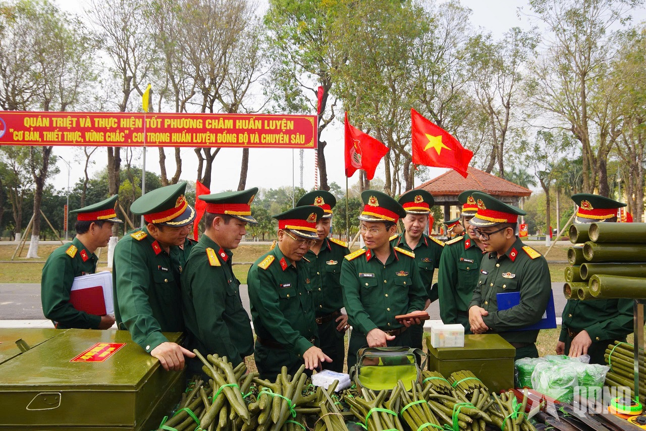 Lữ đoàn trưởng 
