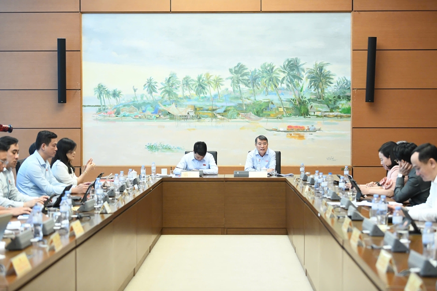 Thủ tướng Lê Minh Hưng: Người bệnh, các bệnh viện phải được tiếp cận thuốc, trang thiết bị y tế ở mức giá hợp lý