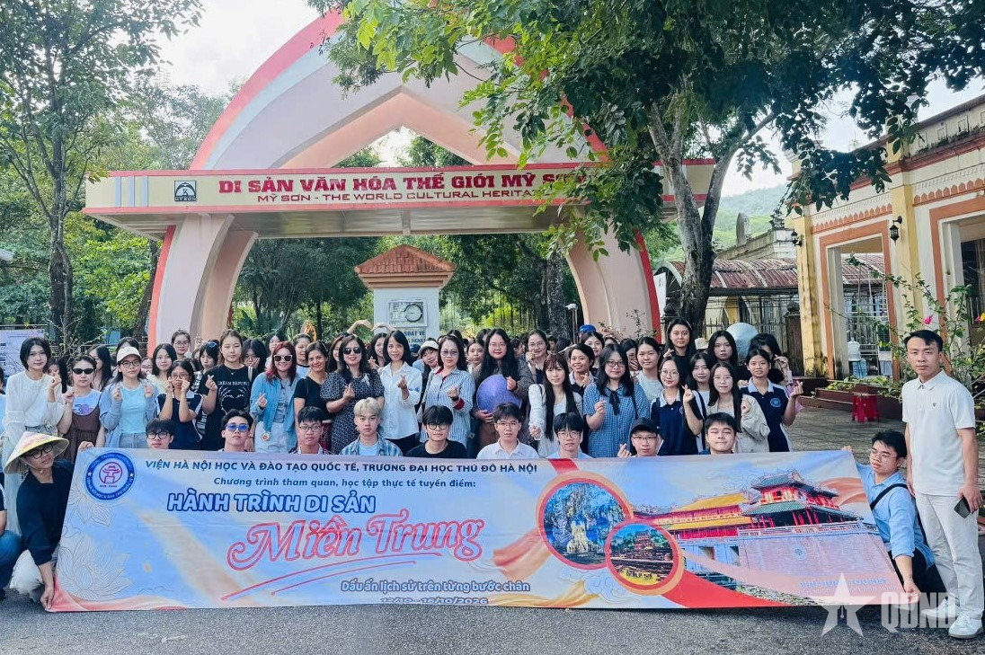 Sinh viên Thủ đô trải nghiệm hành trình di sản miền Trung