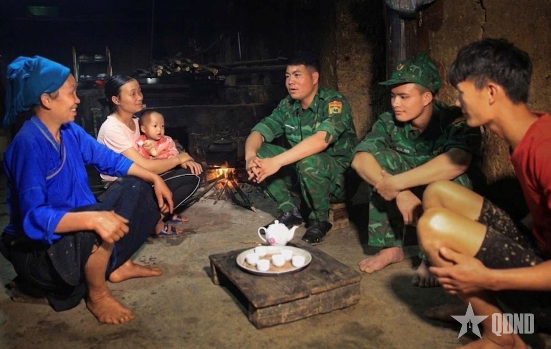 Giúp đồng bào đổi nếp nghĩ, cách làm