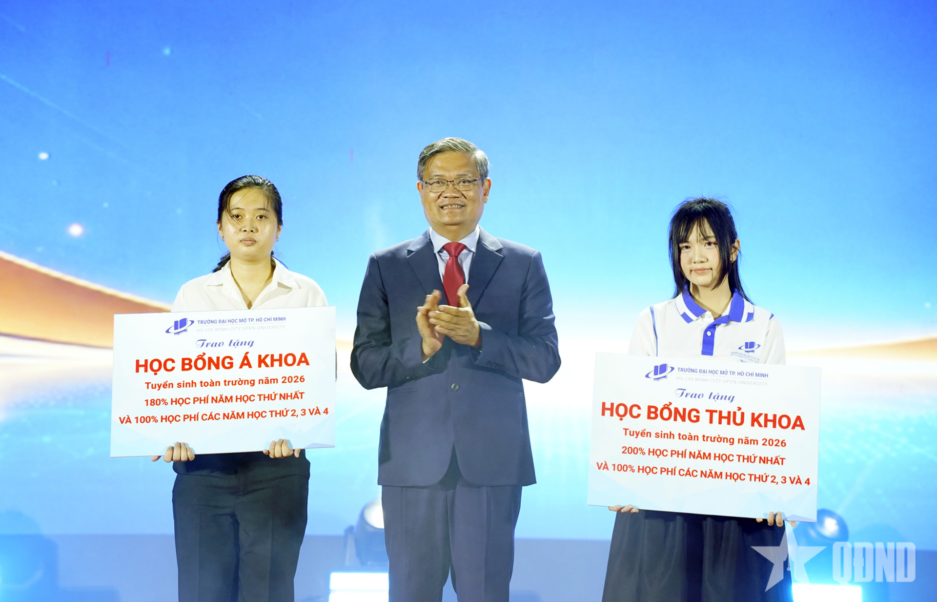 Gần 1.000 suất học bổng tiếp sức tân sinh viên tại TP Hồ Chí Minh, Đồng Nai