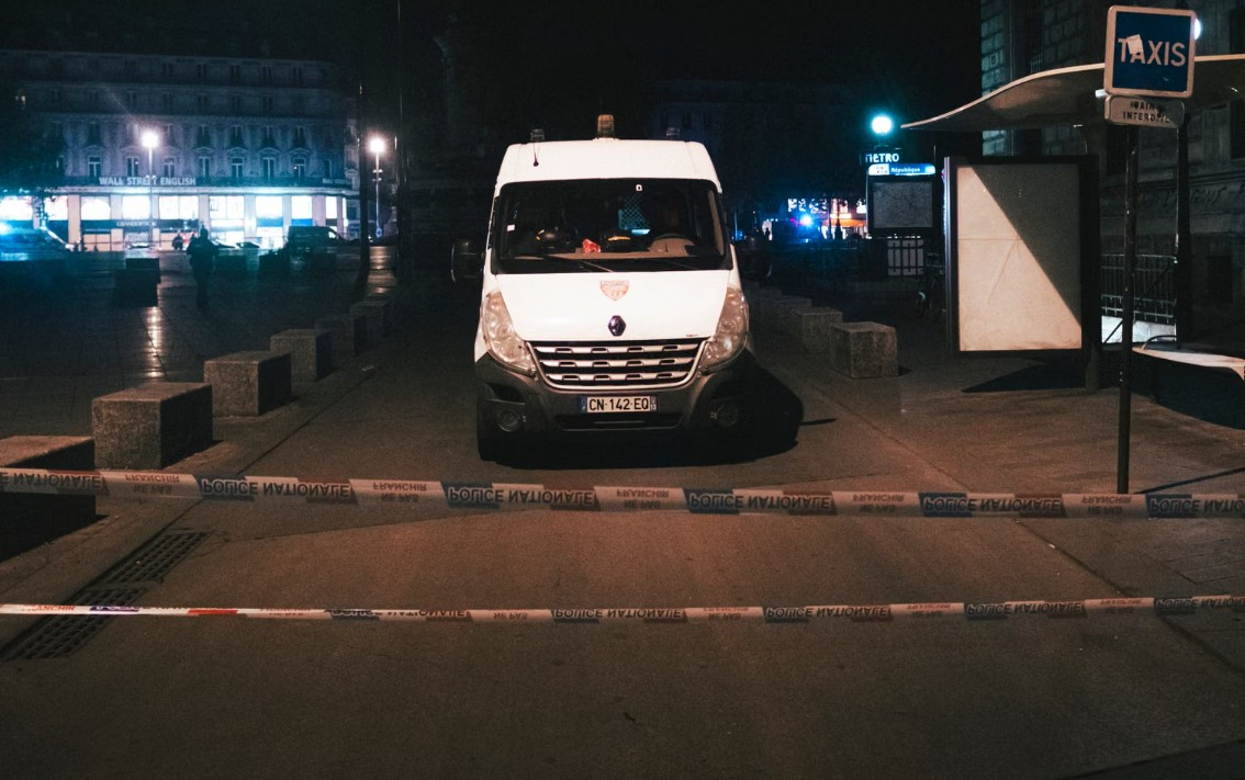 Pháp ban hành lệnh cấm biểu tình tại thủ đô Paris