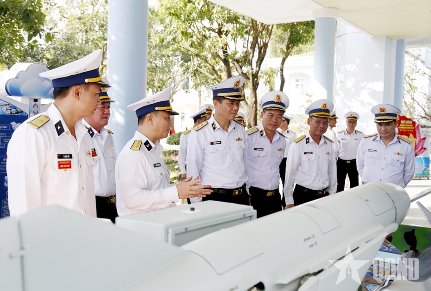 Phát huy truyền thống Đường Hồ Chí Minh trên biển, bảo vệ vững chắc chủ quyền biển, đảo