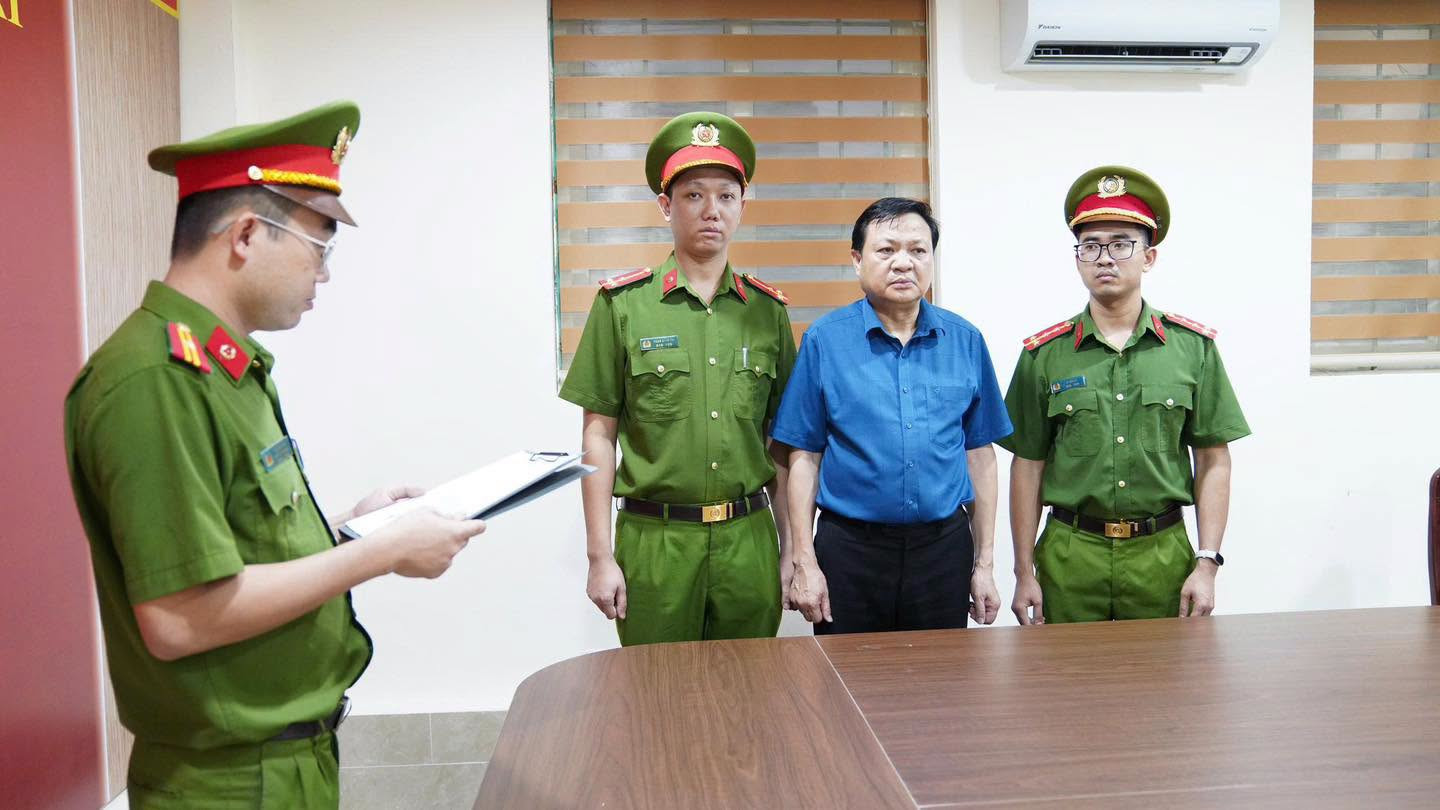 Bắt tạm giam Bí thư Đảng ủy và Chủ tịch UBND xã Hợp Kim, tỉnh Phú Thọ