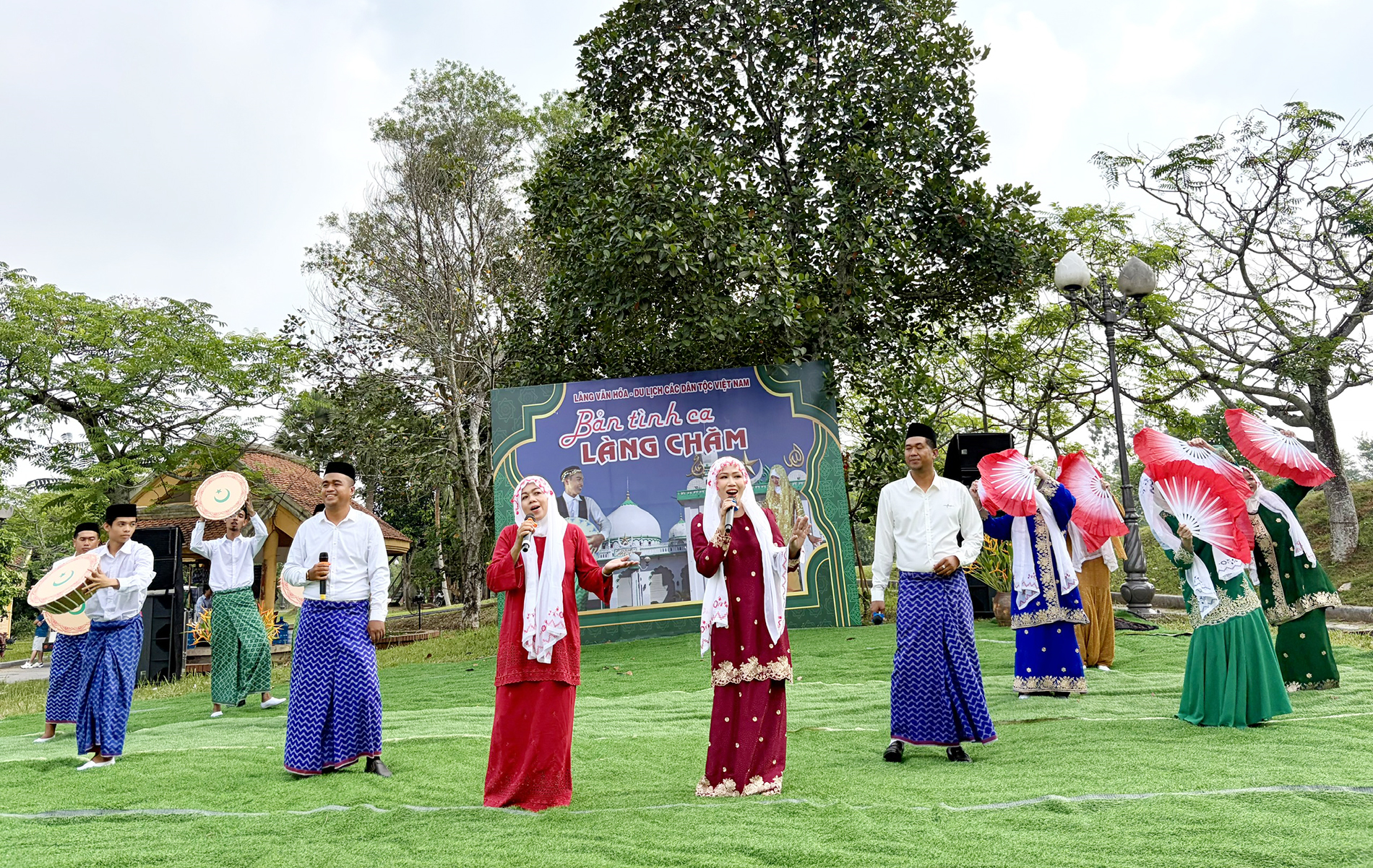 Đặc sắc Chương trình “Bản tình ca làng Chăm” tại Hà Nội

