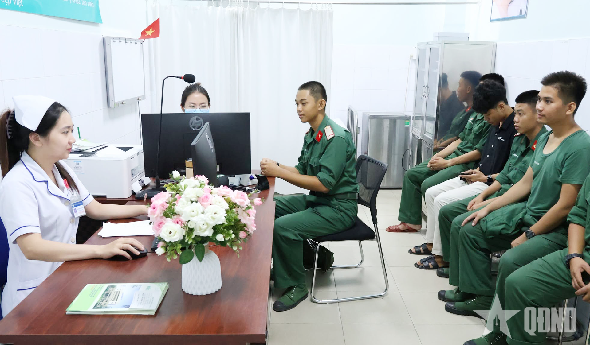 Nghề điều dưỡng - hạnh phúc từ những điều bình dị