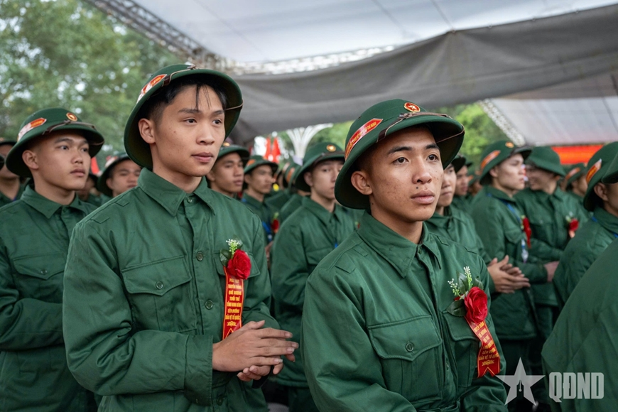 Công dân được trả nguyên lương trong thời gian đăng ký nghĩa vụ quân sự, sơ tuyển, khám sức khỏe