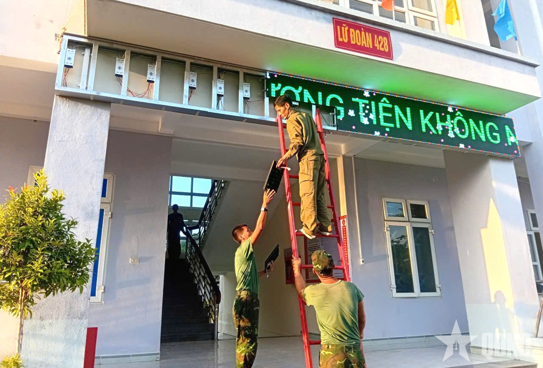 Xây dựng cảnh quan môi trường chính quy ngay từ những ngày đầu
