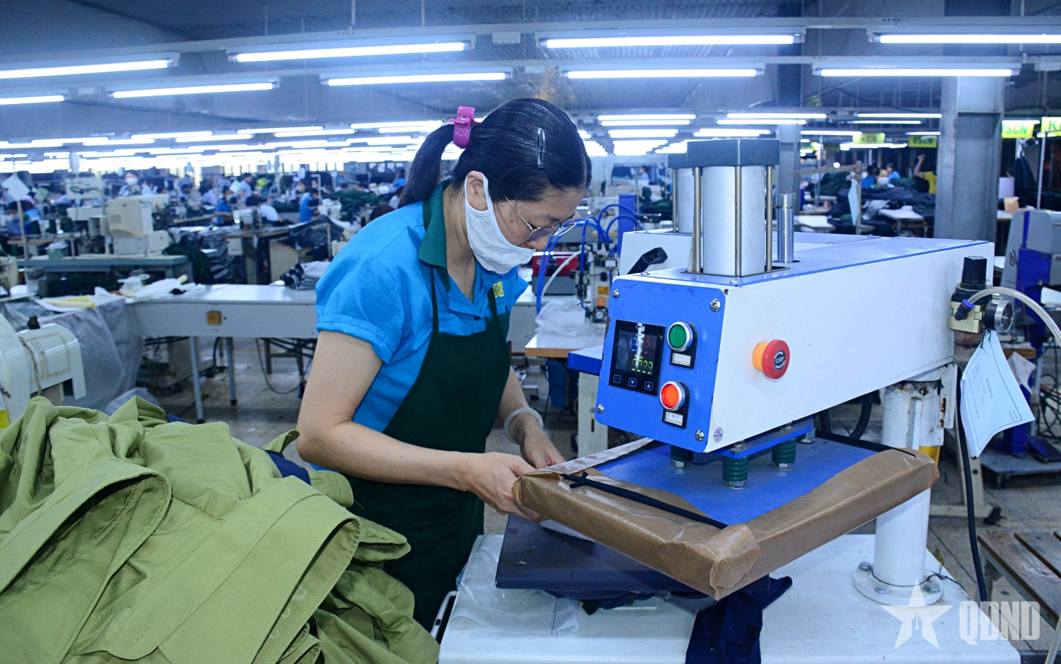 Kinh doanh quân trang, quân dụng phải được Bộ trưởng Bộ Quốc phòng, Bộ trưởng Bộ Công an đặt hàng