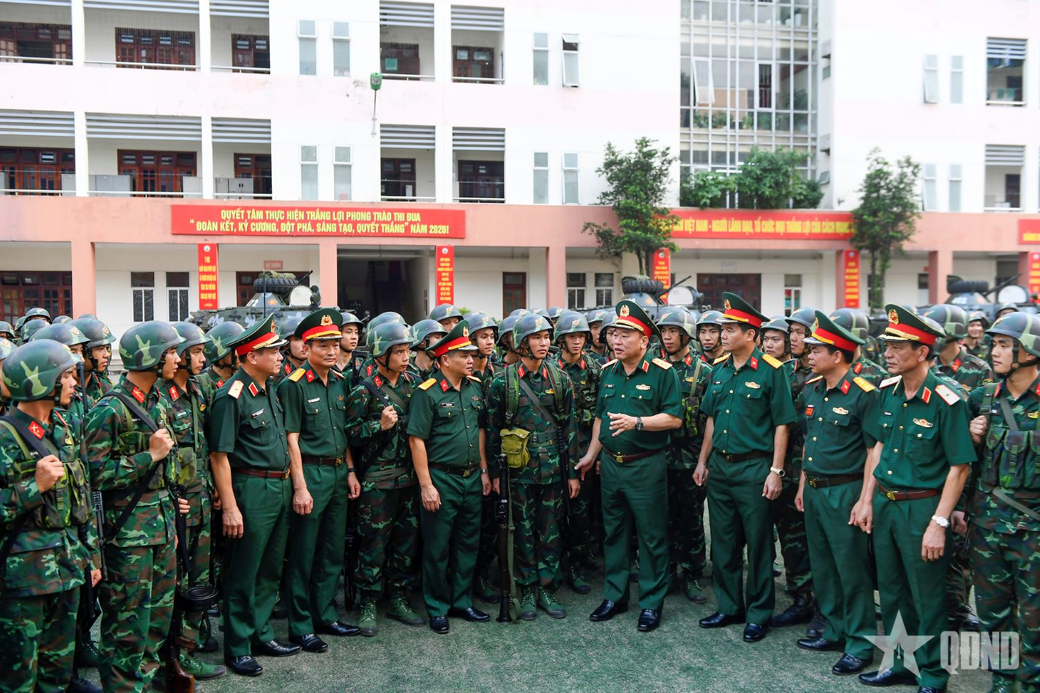 “Chất thép” của người lính cận vệ thành