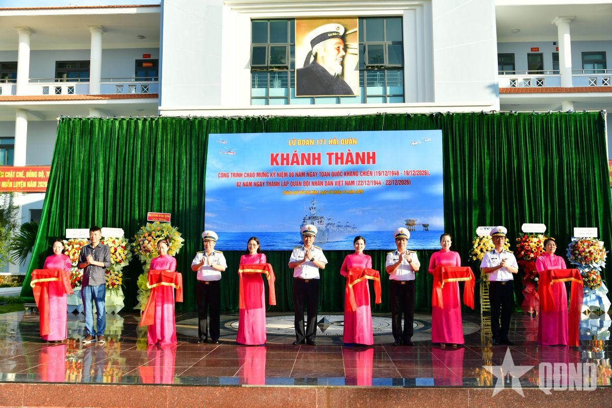 Lữ đoàn 171 khánh thành công trình tượng chân dung Chủ tịch Hồ Chí Minh và chân dung Đại tướng Võ Nguyên Giáp

