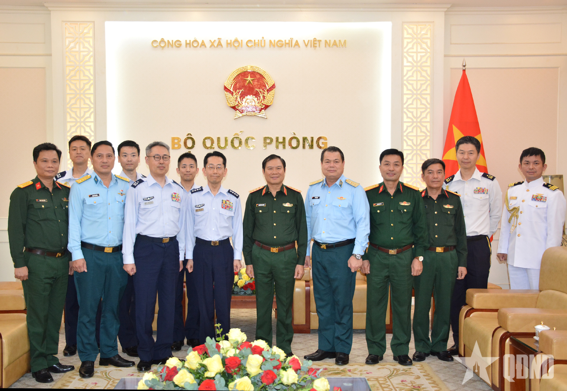 Đại tướng Nguyễn Tân Cương tiếp Tham mưu trưởng Lực lượng tự vệ trên không Nhật Bản