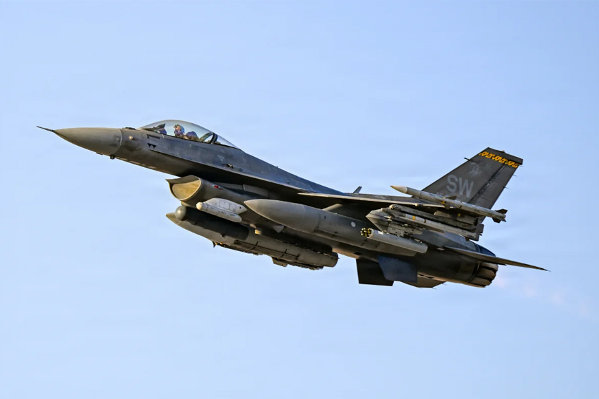Quân sự thế giới hôm nay (28-10): F-16 của Mỹ sẽ được trang bị tên lửa siêu vượt âm?