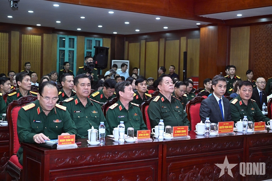 Tôn vinh và nhân rộng những tấm gương bình dị mà cao quý