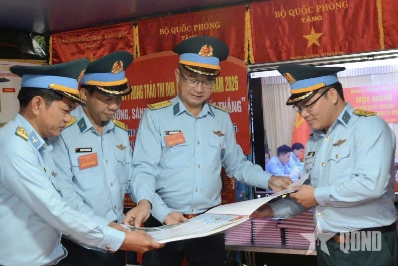 Nêu gương cán bộ, rèn nghiêm kỷ luật