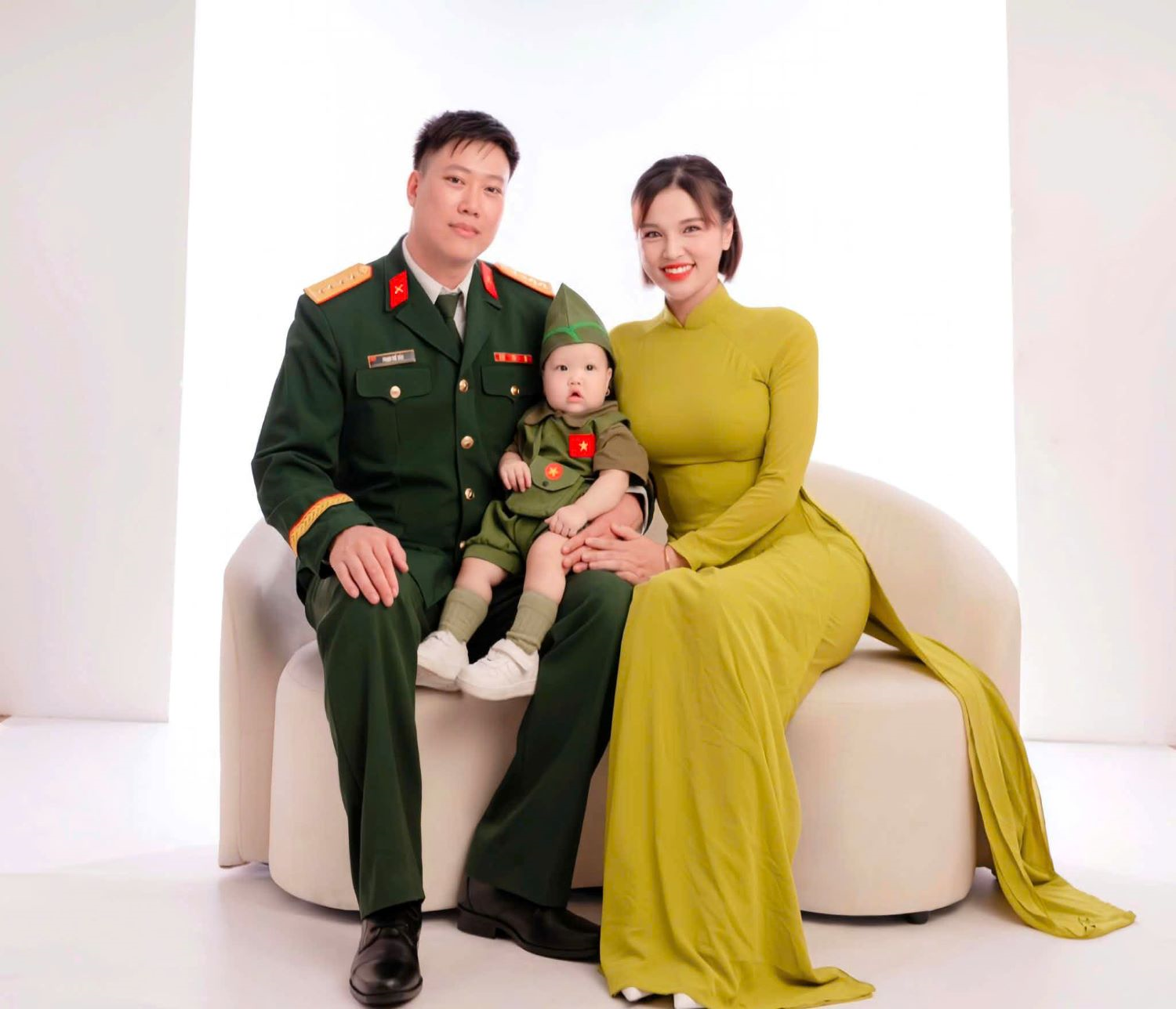 Vẹn tròn yêu thương   