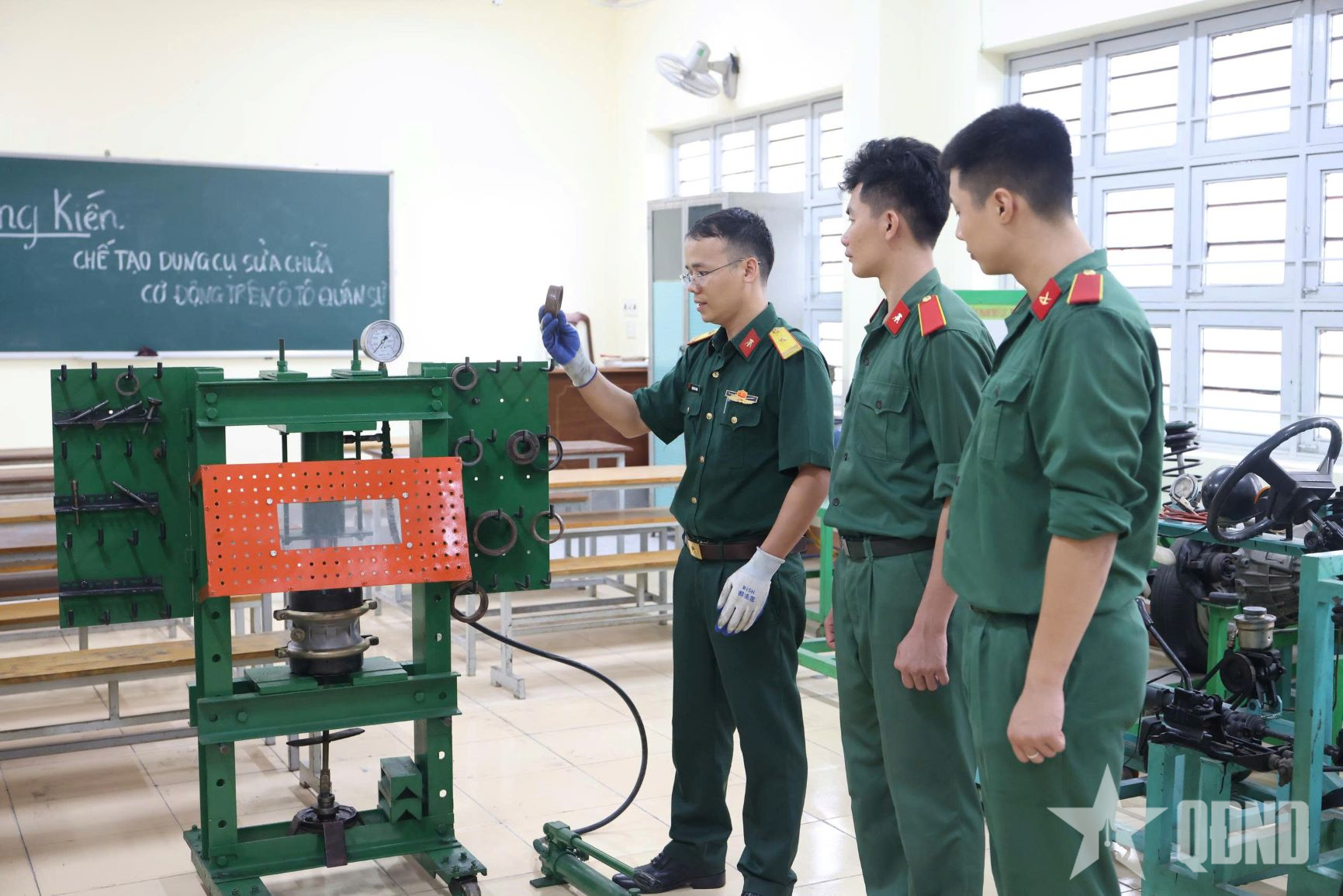 Sáng kiến nâng cao hiệu quả sửa chữa cơ động ô tô quân sự