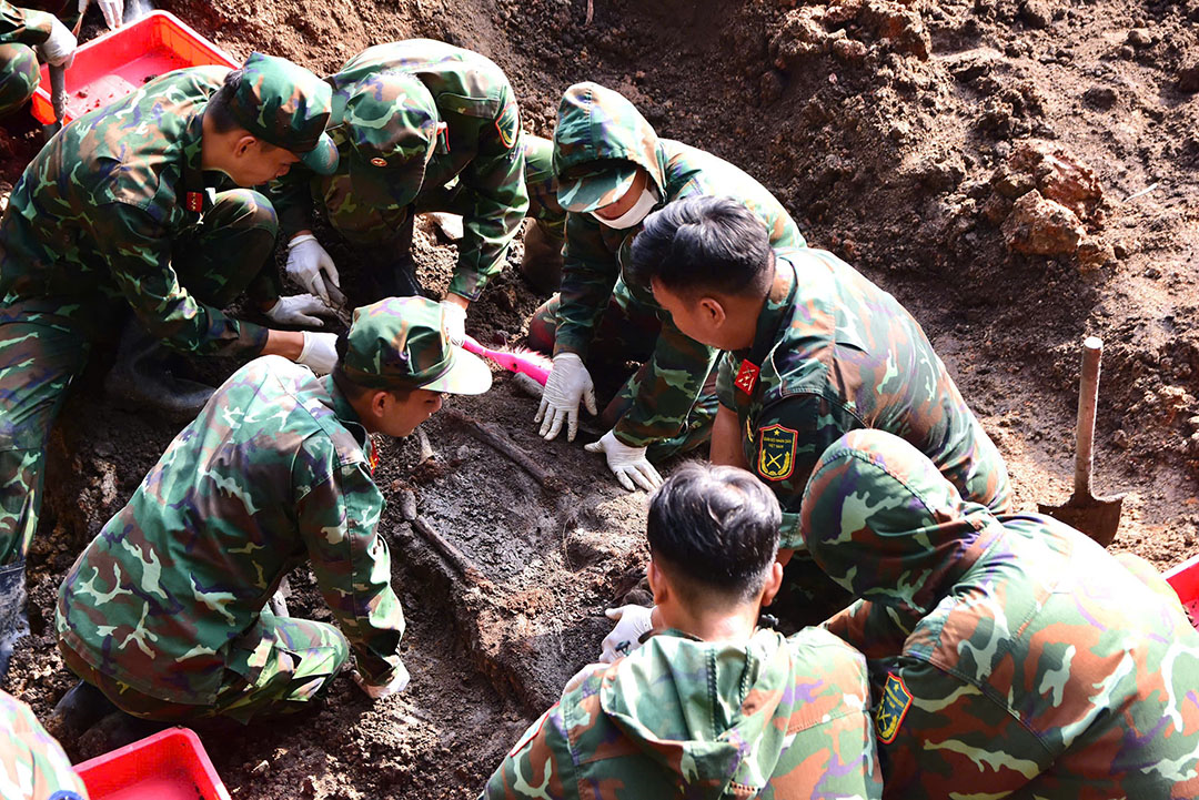 Quy tập thêm 7 bộ hài cốt liệt sĩ tại Công viên Lê Thị Riêng

