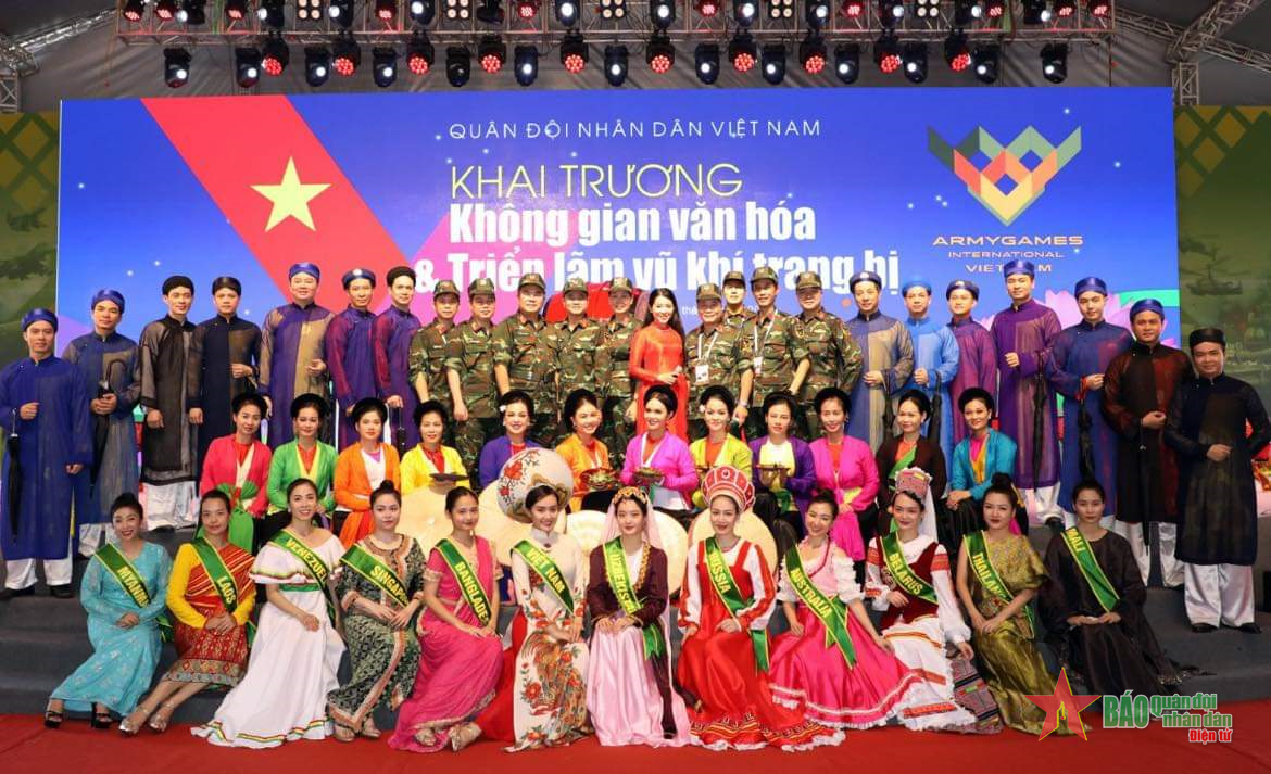 Đoàn văn công của những tài hoa
