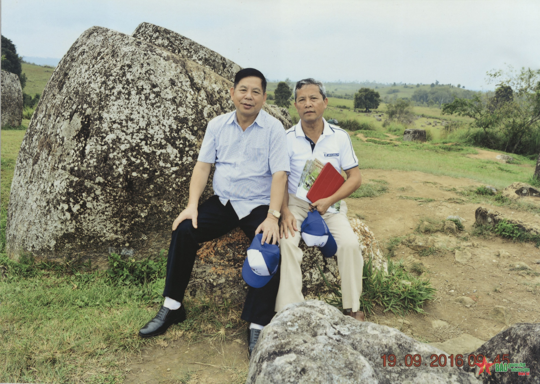 Trận mật tập trên đất bạn