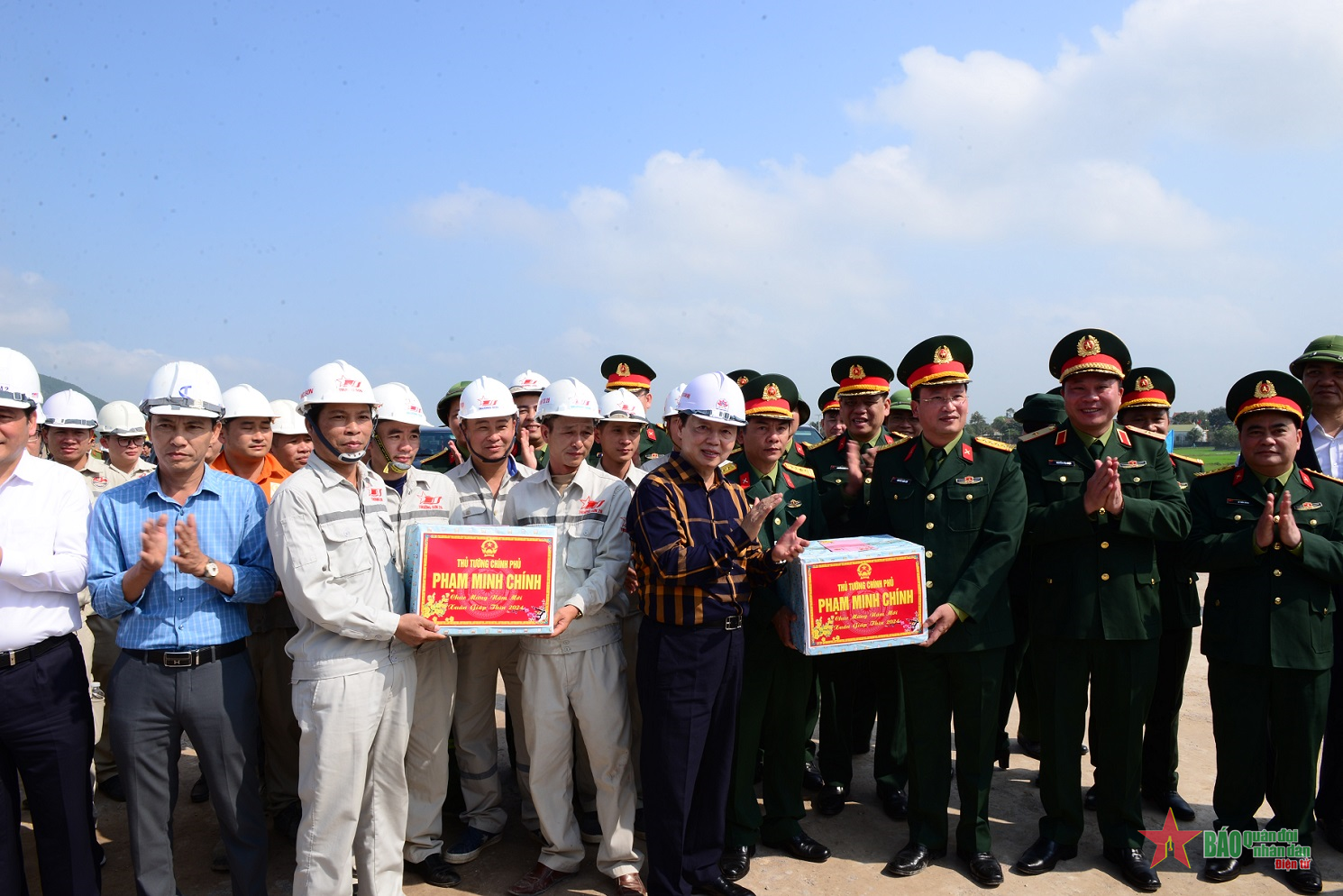 Từ chiến trường xốc tới công trường