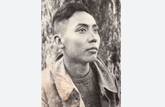 “Người văn nghệ binh thứ nhất...”