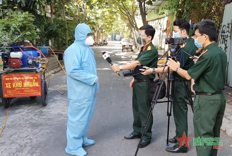 Miền Nam với các nhà báo chiến sĩ