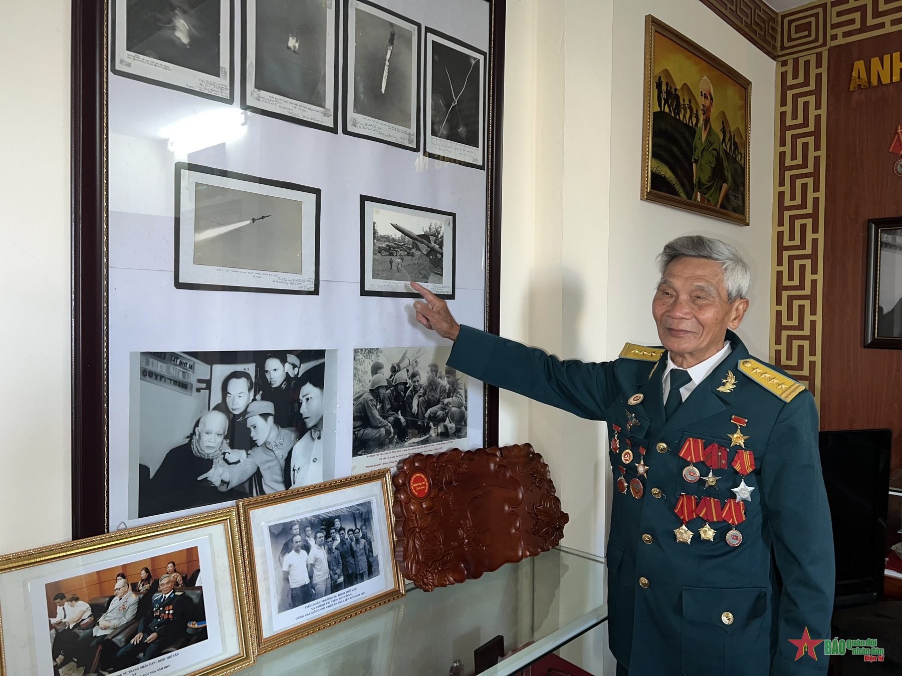 Kể chuyện 12 ngày đêm bằng rối nước