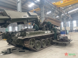 “Bệnh viện” của xe máy công binh