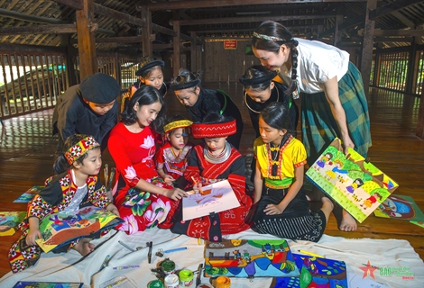 Khơi mạch cho văn học - nghệ thuật thiếu nhi