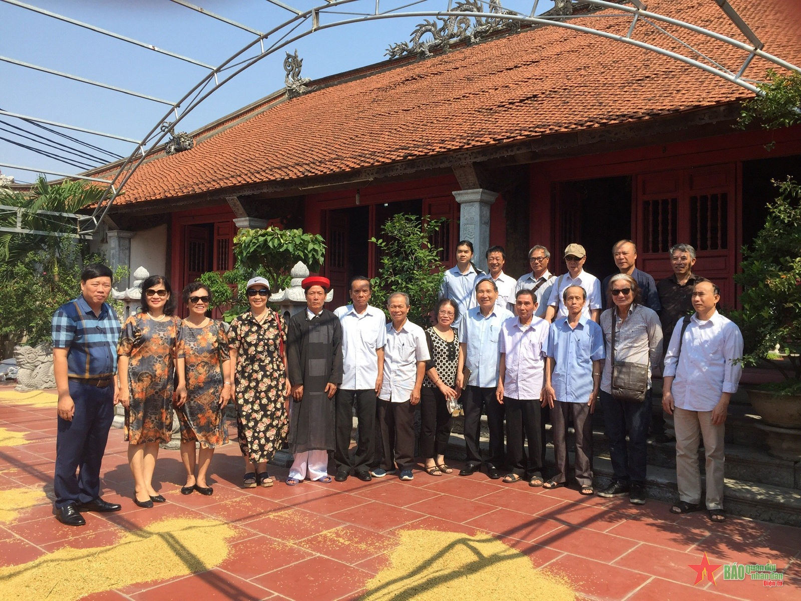 Một ngày ở quê trạng vật