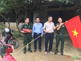 Ngọn đèn nhỏ giữa sương mờ bản Đục