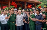 Đảng ta, muôn vạn tấm lòng niềm tin
