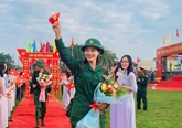 Con gái mẹ đã trở thành chiến sĩ