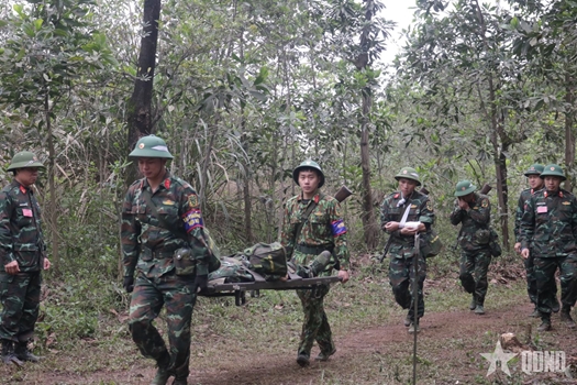 Từ nhà trường ra chiến trường

