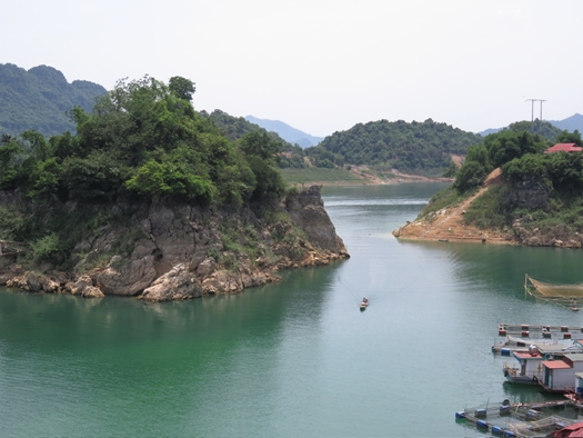 Ngược dòng sông Đà đến động Thác Bờ