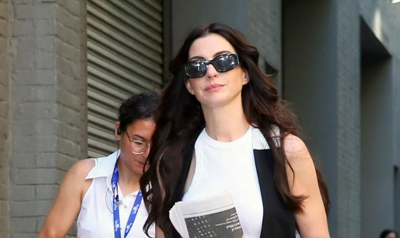 Anne Hathaway tái xuất trong “The Devil Wears Prada 2”