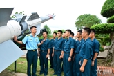 “Mắt sáng” canh trời

