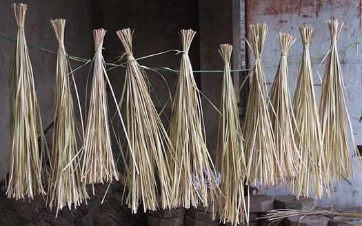 Lạt mềm buộc chặt

