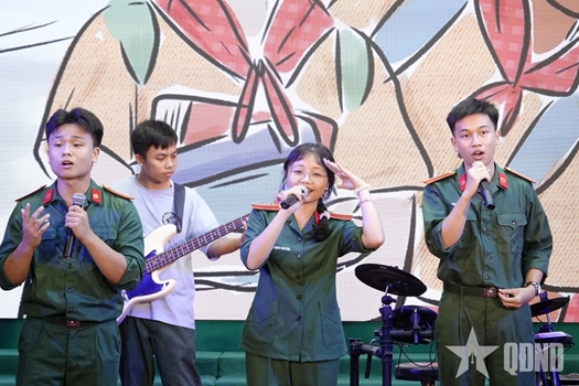 Hữu xạ tự nhiên hương