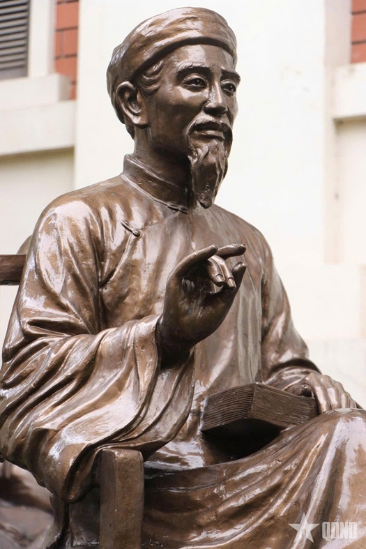 Khí chất danh nhân văn hóa Lê Quý Đôn