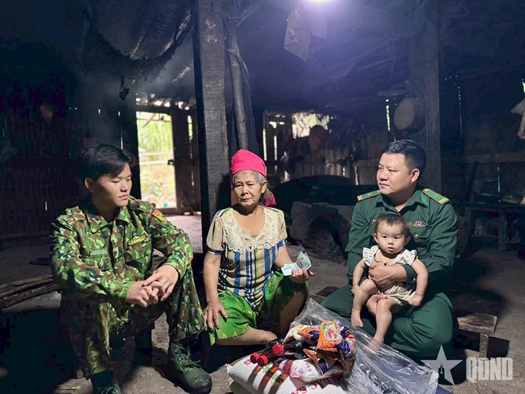 Gặp người biên ải

