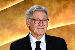 Tìm thấy bản ngã giữa thế giới phù hoa