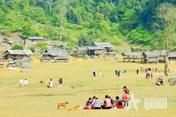 “Làng nguyên thủy” ở Tây Bắc