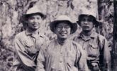 Cha tôi làm tuyên huấn

