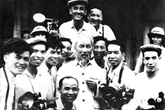 Nhà thơ cũng phải biết xung phong