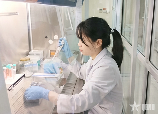 Những người nghiên cứu ký sinh trùng và côn trùng
