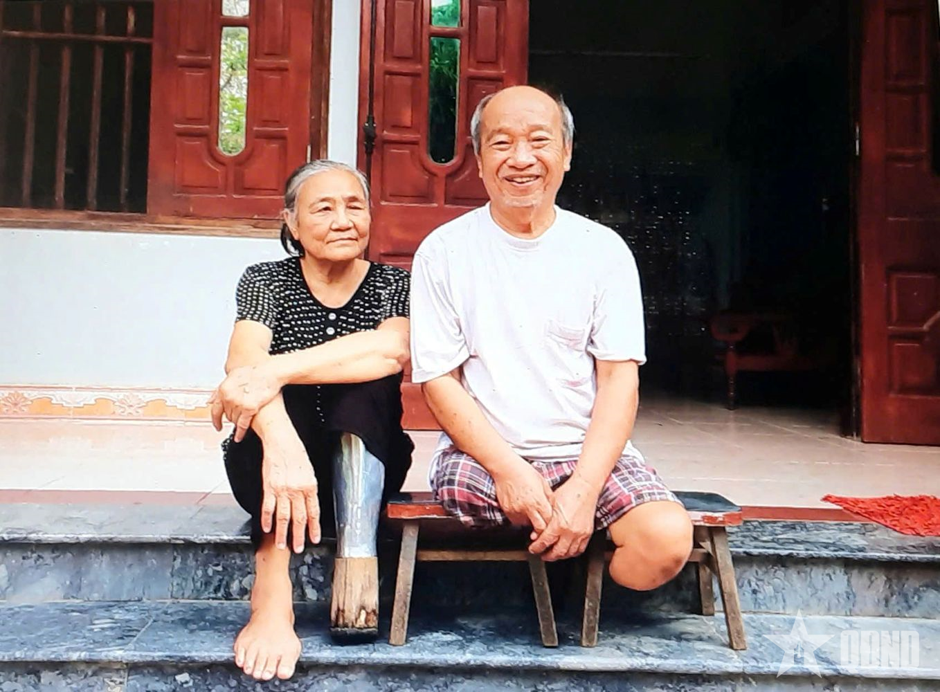 Nghị lực của vợ chồng thương binh nặng