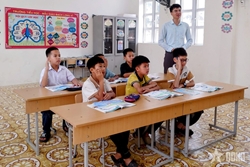 Gieo chữ trên đảo tiền tiêu