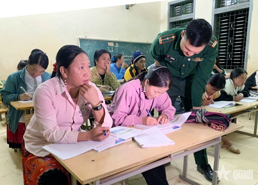Người thầy gieo chữ nơi rẻo cao

